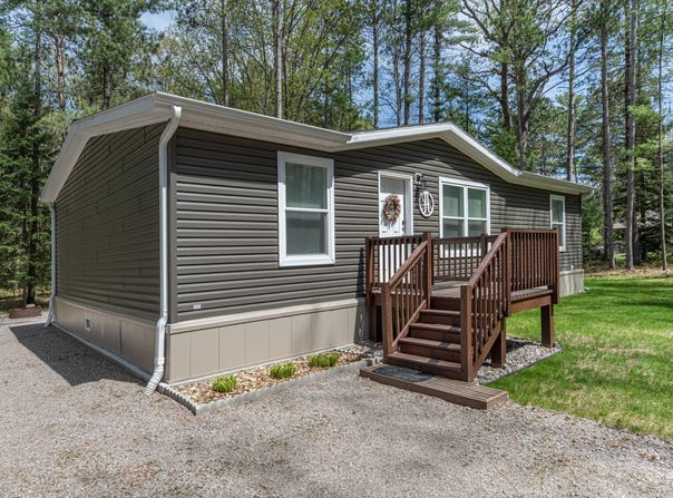 4284 SPRUCE LN, Eagle River, WI 54521