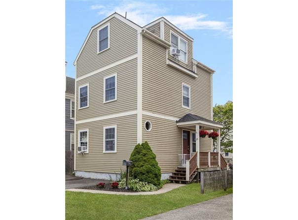 13 Vaughan Avenue, Newport, RI 02840