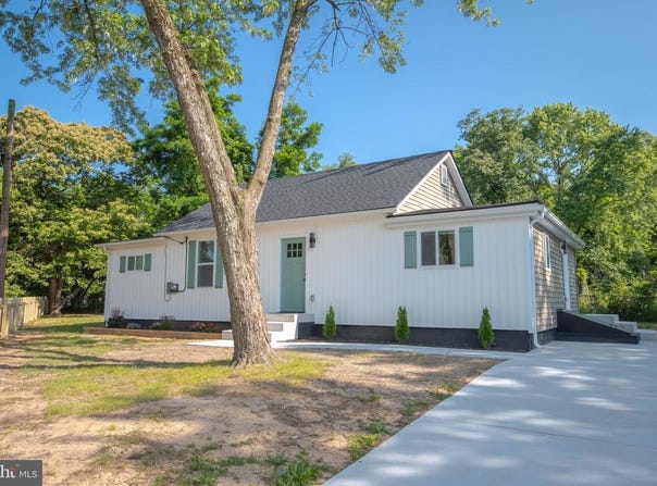 8244 RAILROAD AVE, MILLERSVILLE, MD 21108