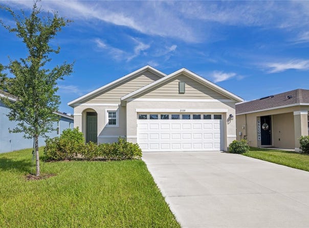 2539 AVALON PARK BOULEVARD, TAVARES, FL 32778