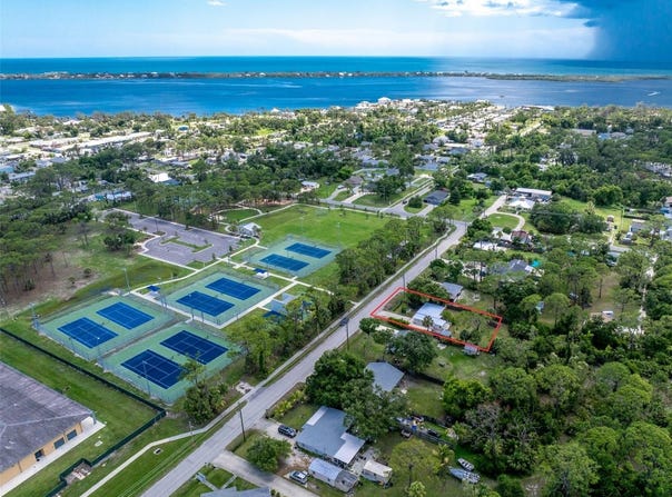 348 W WENTWORTH STREET, ENGLEWOOD, FL 34223