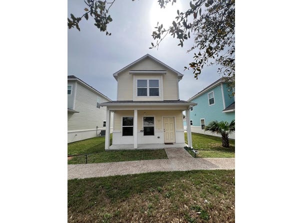 140 Lavaca Circle, Rockport, TX 78382