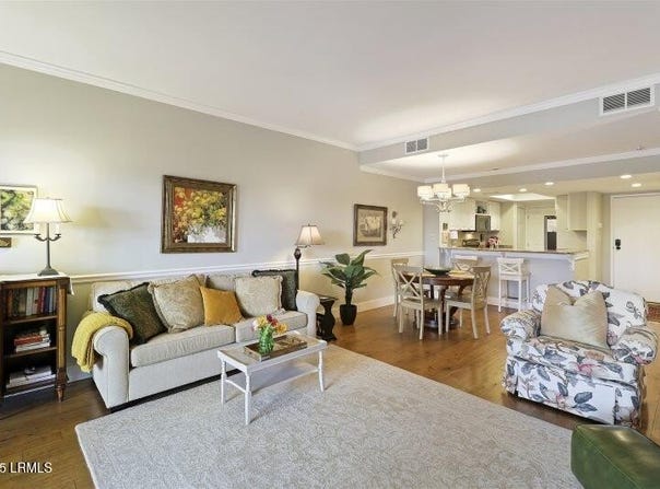 13 Harbourside Lane, Hilton Head Island, SC 29928