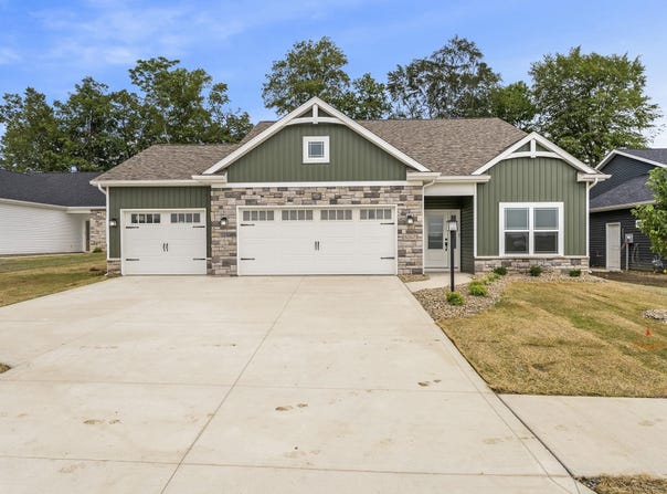 8267 Caverango Boulevard, Fort Wayne, IN 46815