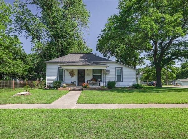 311 E Mary Street, Yates Center, KS 66783