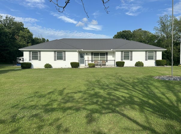 6089 Reynolds Road, Jackson, MI 49201