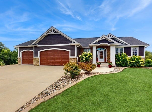 1813 Maple Court, Winterset, IA 50273