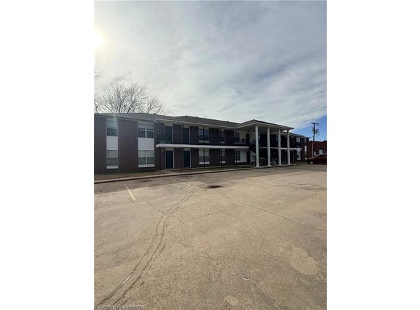 201 S Ash ST, Spiro, OK 74959
