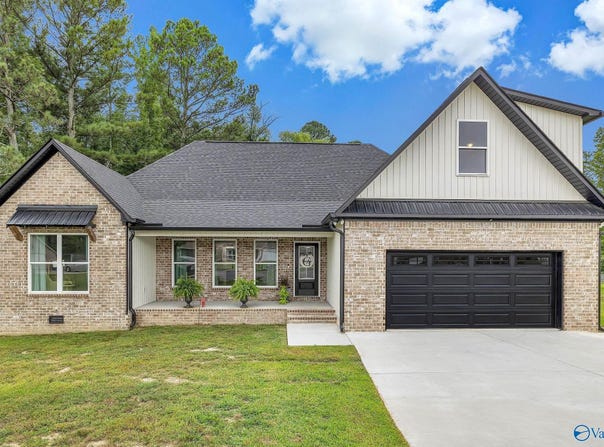 1510 Summerchase Lane, Albertville, AL 35951