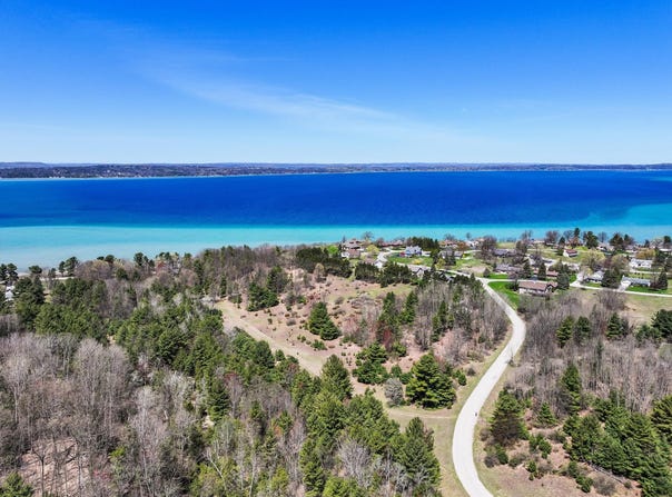 3091 Scenic Hills Drive, Williamsburg, MI 49690