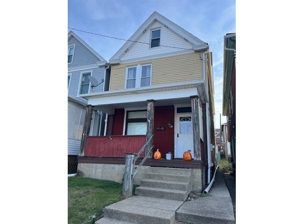 318 Ridge Ave, New Kensington, PA 15068