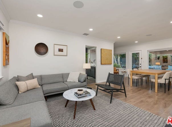 7244 Chicopee Ave, Lake Balboa, CA 91406