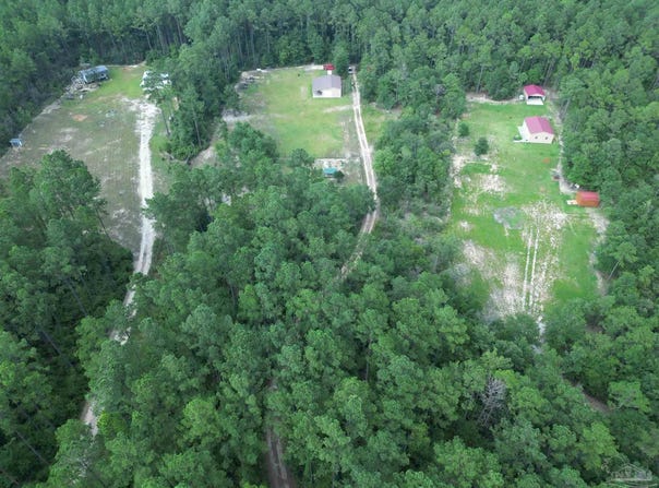 8176 Gin Rd, Pace, FL 32571