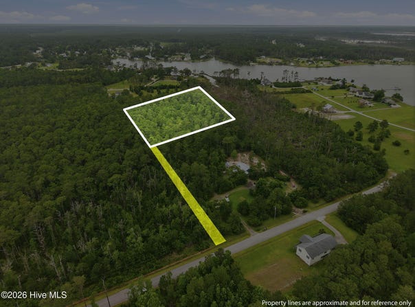 121 Bay Drive, Smyrna, NC 28579