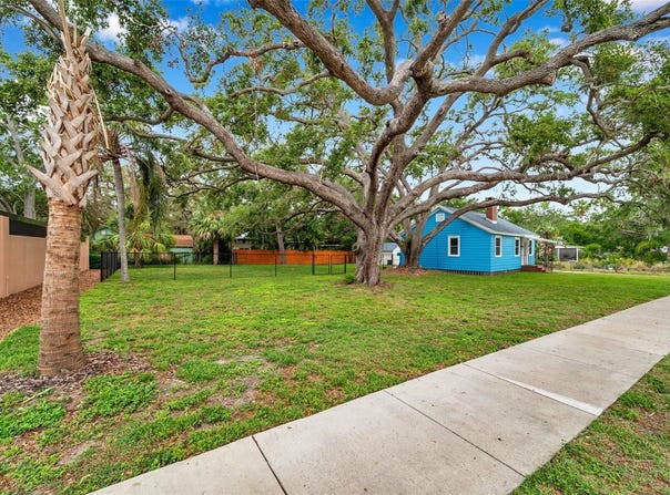320 BROADWAY, DUNEDIN, FL 34698