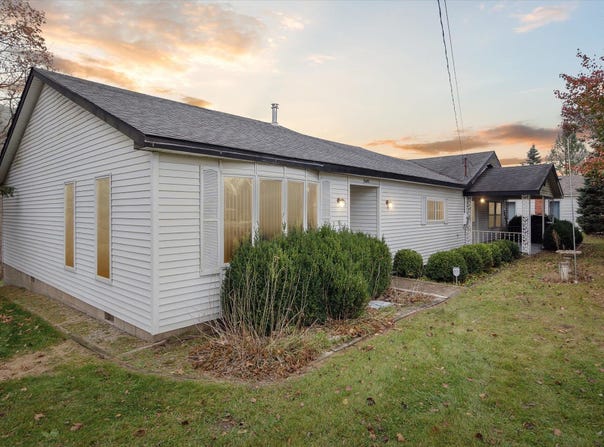 5695 Hinkley Road, Stockbridge, MI 49285