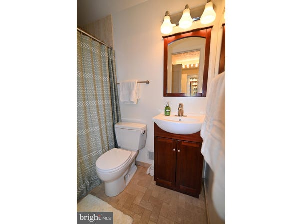104 SILVERLEAF COURT, STERLING, VA 20164
