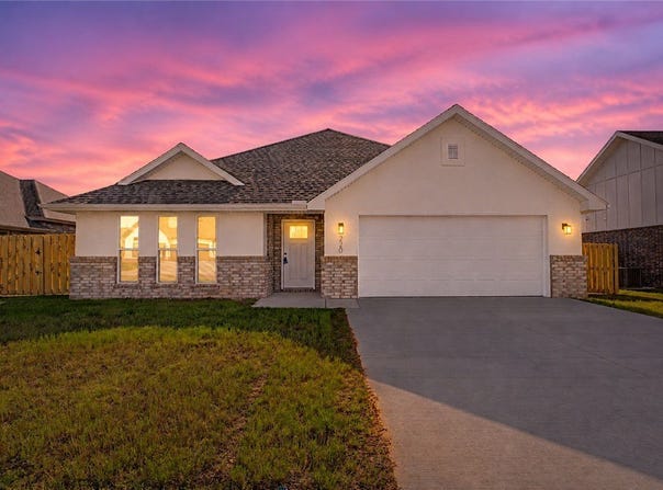 220 Ryker Ridge, Centerton, AR 72719
