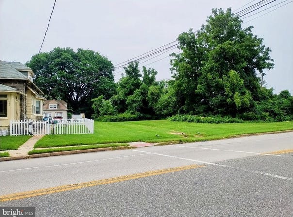 100 W BROOKHAVEN ROAD, BROOKHAVEN, PA 19015
