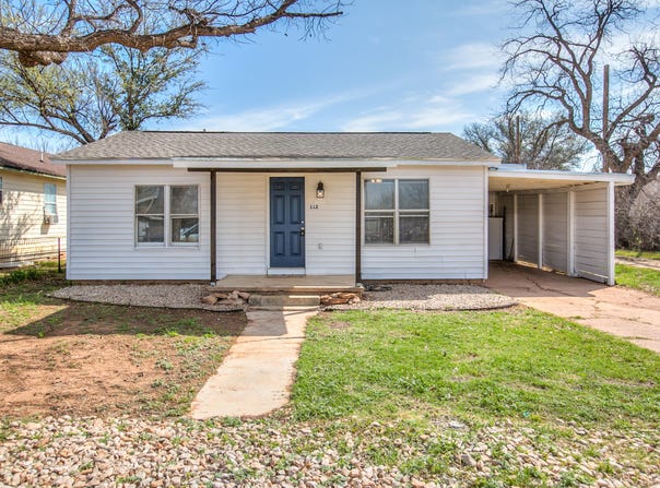 112 N Jefferson Street, Bronte, TX 76933