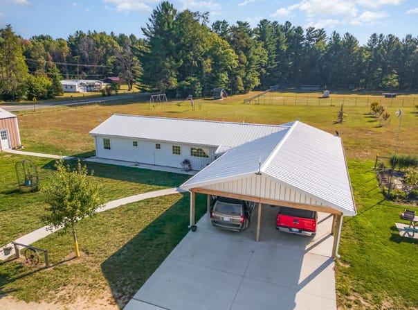 2492 E Fir, Harrison, MI 48625