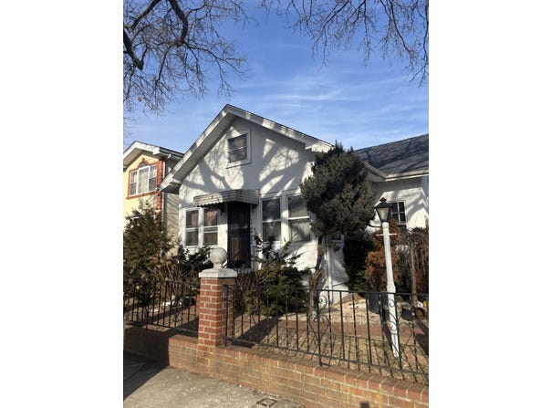 85-55 262 Street, Floral Park, NY 11001