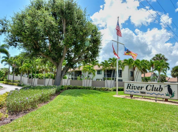 1600 NE Dixie Highway, Jensen Beach, FL 34957