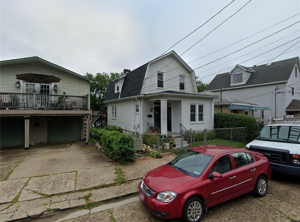 911 Lenz Ave, Ambridge, PA 15003