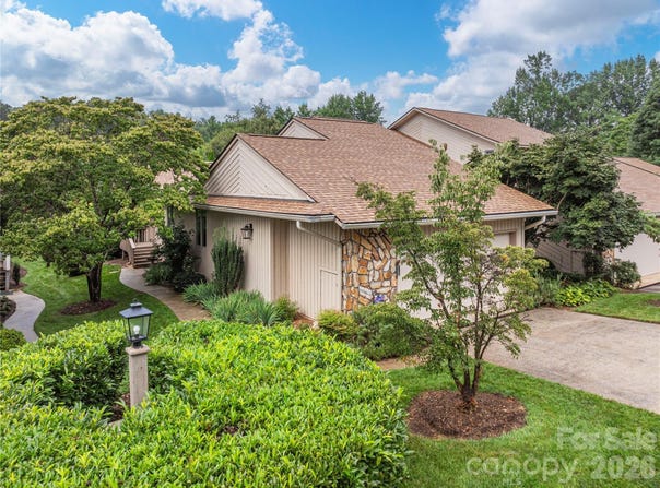121 Deerlake Drive, Asheville, NC 28803