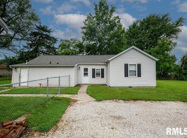 572 ROOSEVELT Street, Creve Coeur, IL 61610