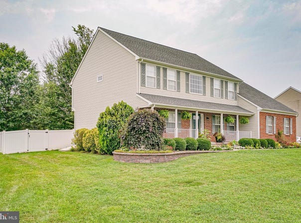 10 CANDLELIGHT DRIVE, WOODSTOWN, NJ 08098
