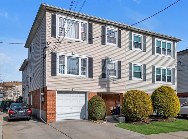 1575 208th Place, Bayside, NY 11360