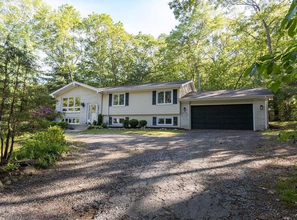 38 Williams Road, Smithfield, RI 02917
