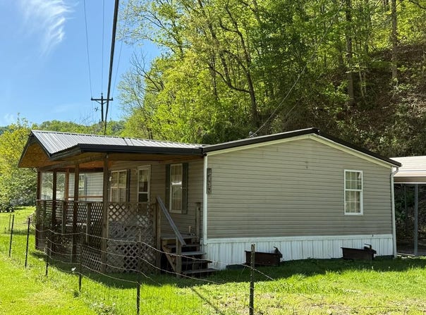 486 Grassy Br, Raccoon, KY 41557