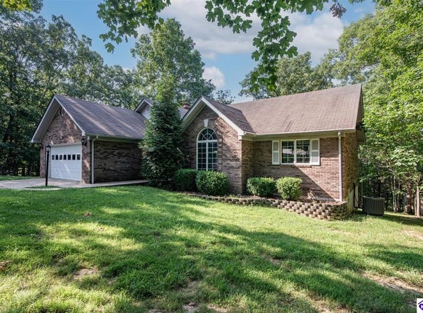 733 Fairway Drive, Brandenburg, KY 40108