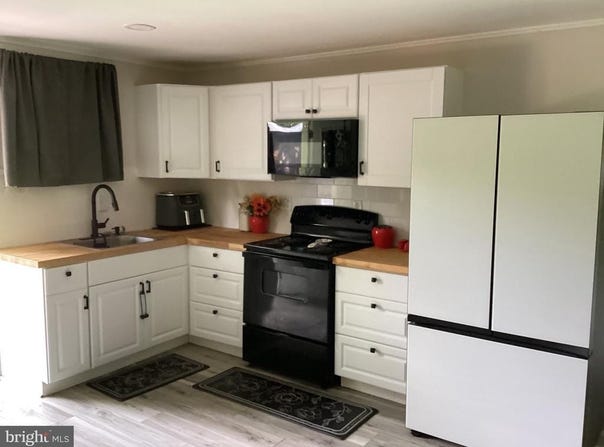 879 GREEN AVENUE, WILLIAMSTOWN, NJ 08094