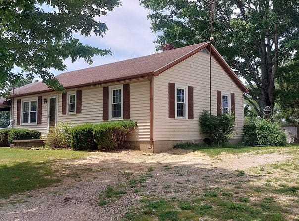 1010 S State Road 145, Birdseye, IN 47513