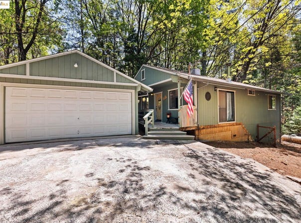 24225 Martingale Ln, Sonora, CA 95370