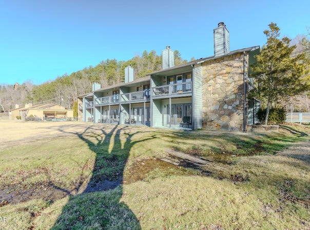 4164 Old Webb Creek Rd, Pittman Center, TN 37738