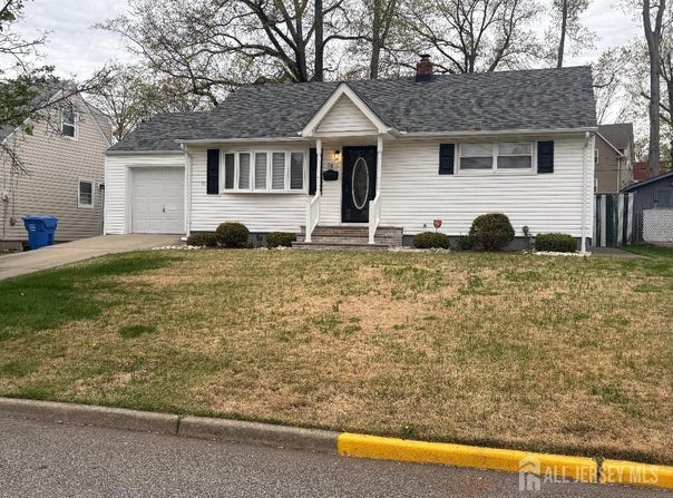 28 Maplewood Avenue, Colonia, NJ 07067