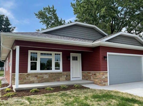 2145 Shopiere Road, Beloit, WI 53511