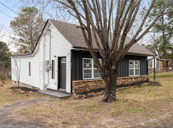 211 W Houston ST, Greenwood, AR 72936