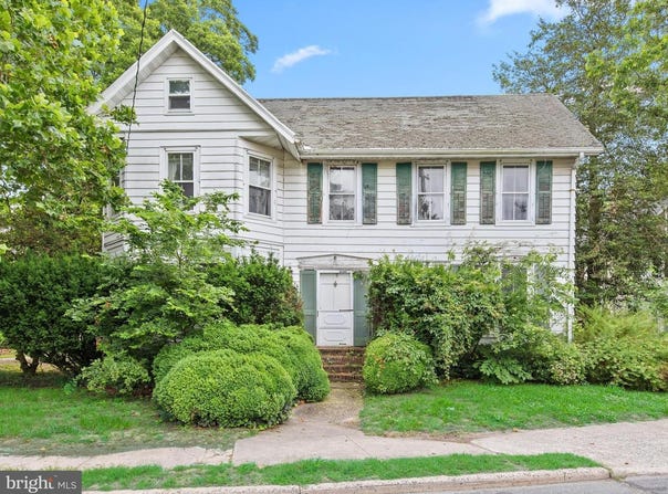 140 DELAWARE AVE, LAUREL, DE 19956