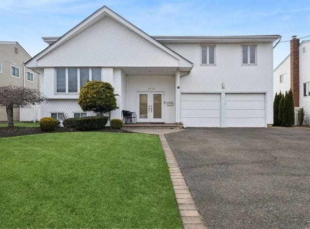 3032 Hewlett Avenue, Merrick, NY 11566