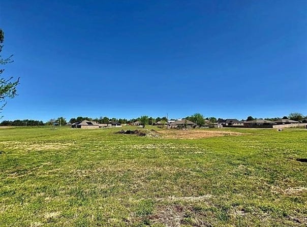 17530 W Tray Road, Tahlequah, OK 74464
