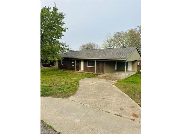 1105 S 5th ST, Paris, AR 72855