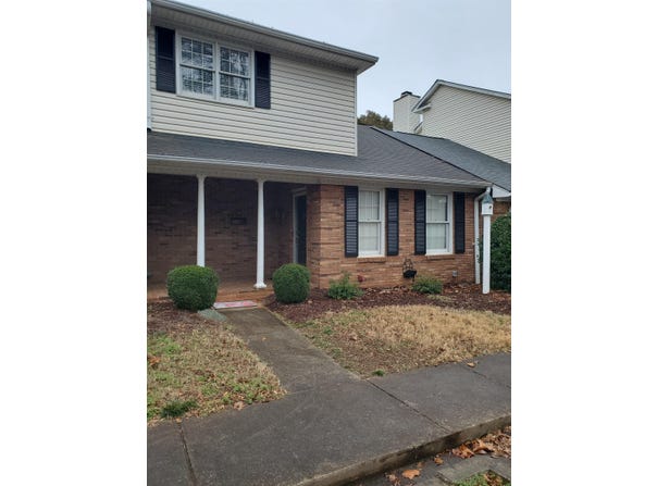52 Somersett Drive, Spartanburg, SC 29301