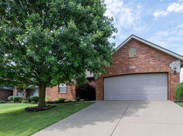 3803 W Erie Street, Springfield, MO 65807