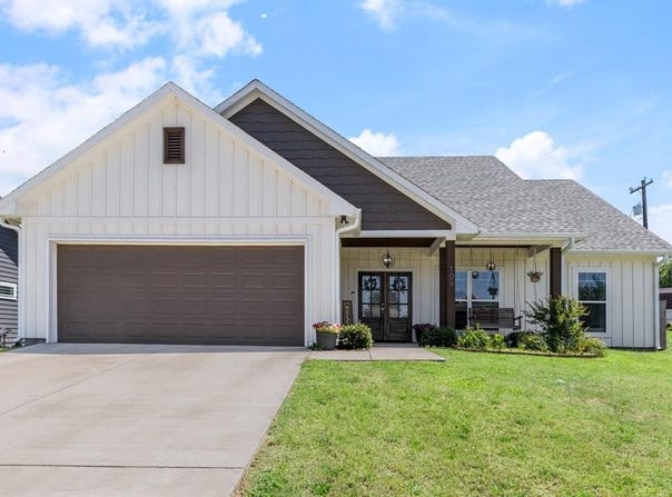 109 Byrom Court, Whitesboro, TX 76273