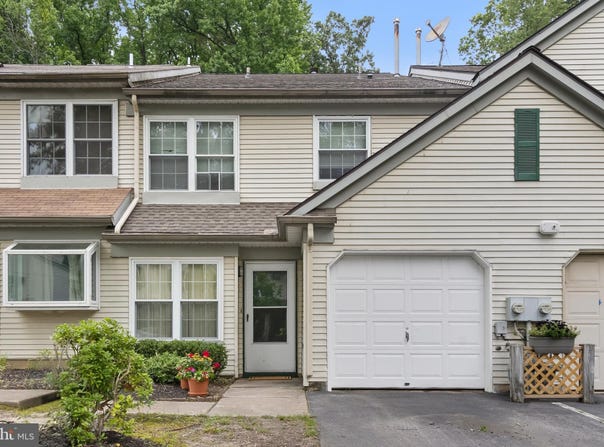 513 STONEBRIDGE BOULEVARD, NEW CASTLE, DE 19720